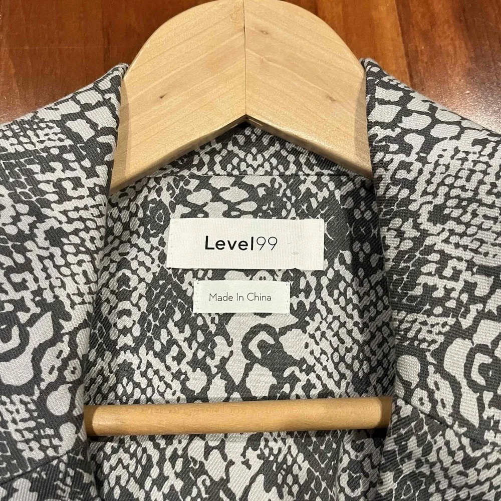 Level99 Gray Blazer Jacket Snake Print Linen Lyocell Shoulder Pads Pattern‎ Sz M